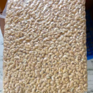 WW320 Cashew Kernels (Per Kg)